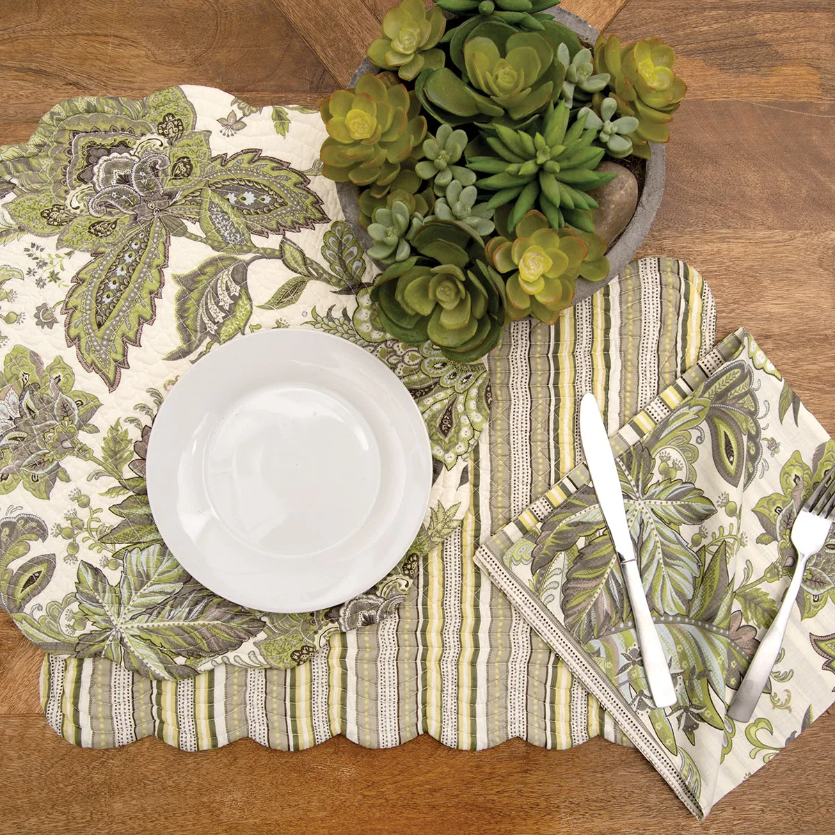 Esmeralda Table Linens