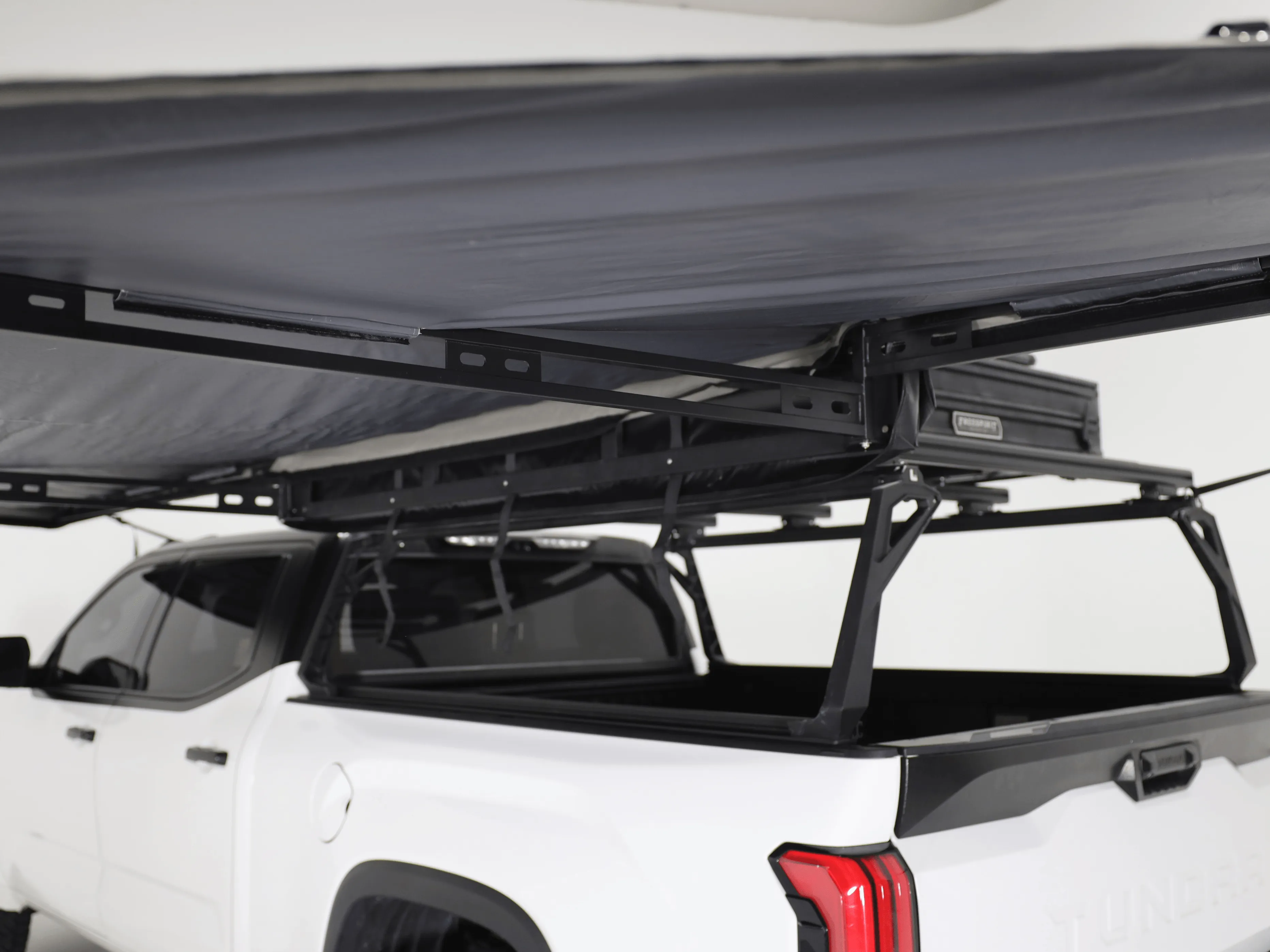 Freespirit Recreation 180 Degree Awning