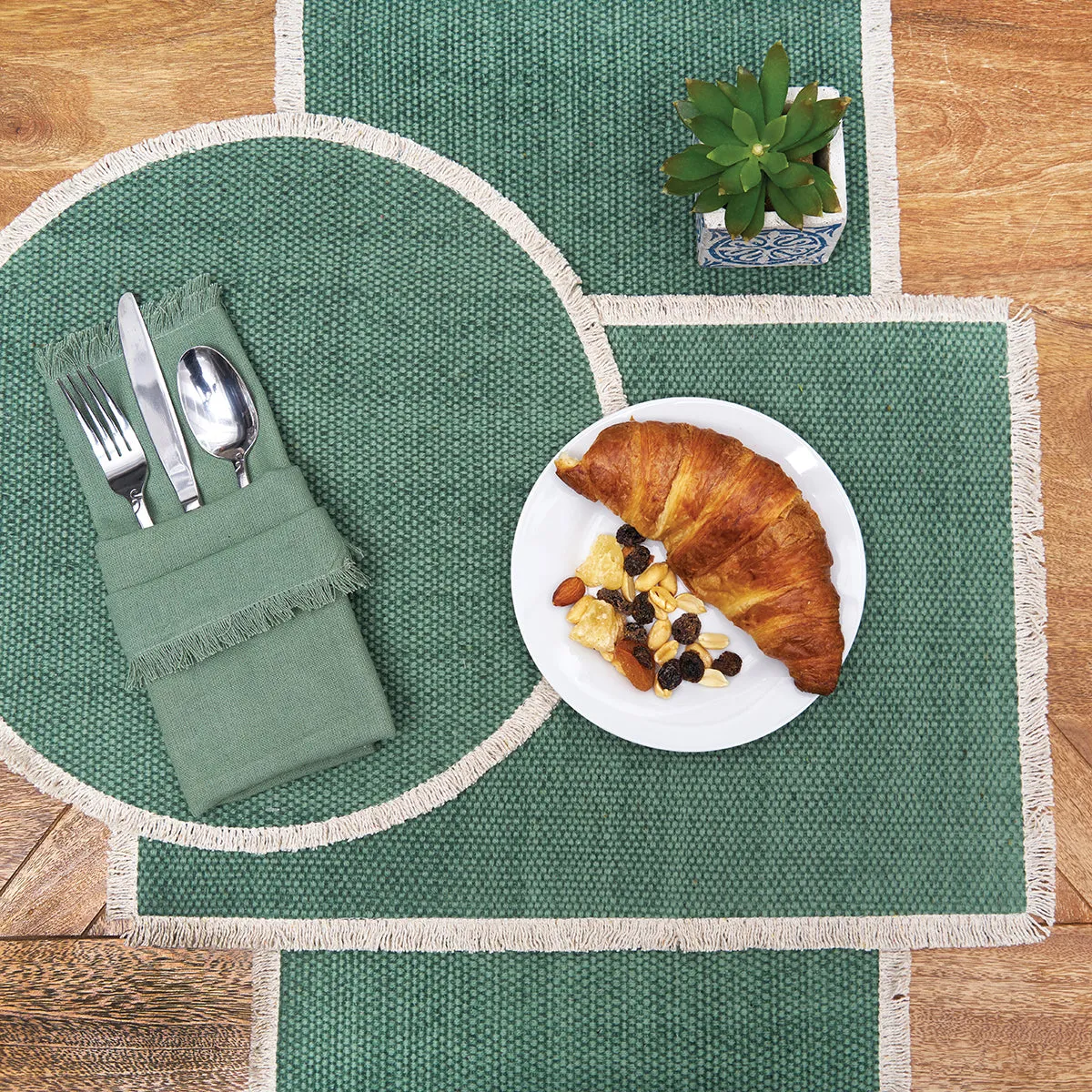 Fringed Table Linens