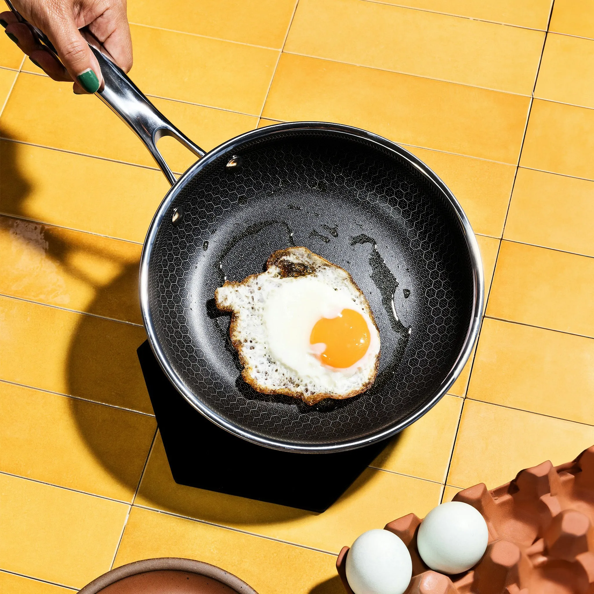 Hybrid Fry Pan with Lid, 7"